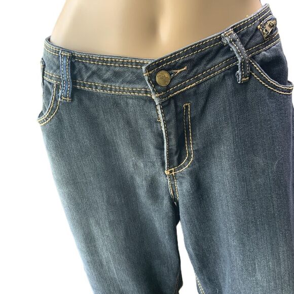 Dereon Dark Wash Contrast Stitching Decorative Pockets Relaxed Fit Jeans 13/14 - Picture 3 of 15